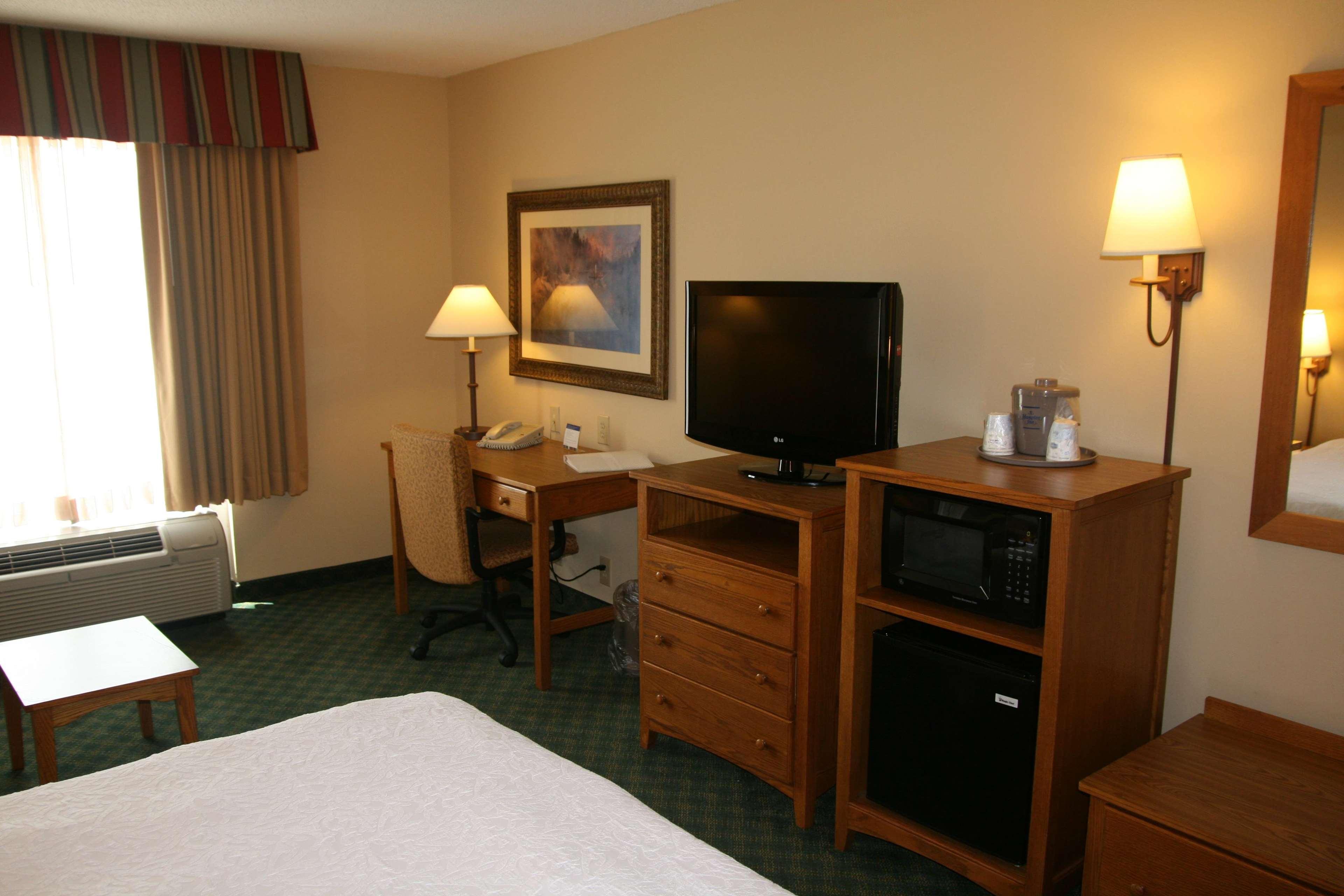 Hampton Inn Гантерсвилл Номер фото