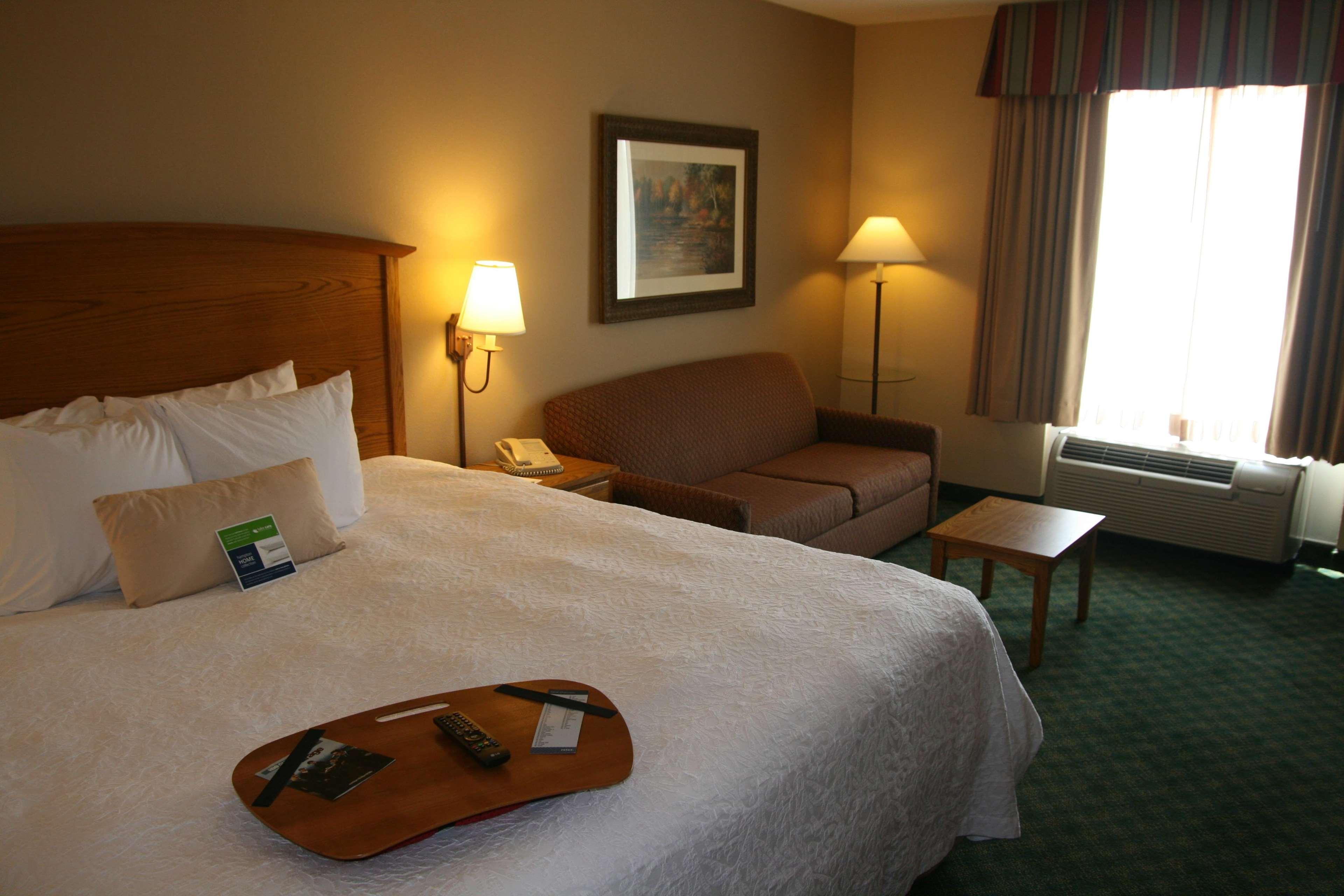 Hampton Inn Гантерсвилл Номер фото