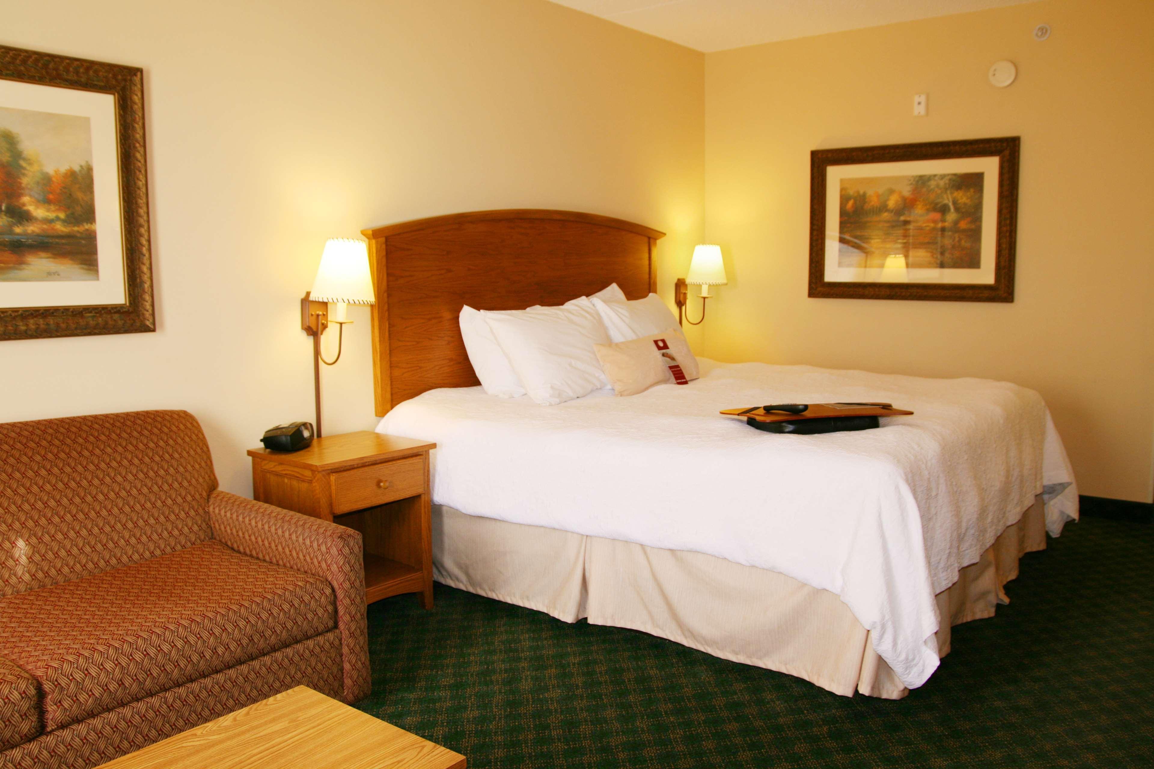 Hampton Inn Гантерсвилл Номер фото