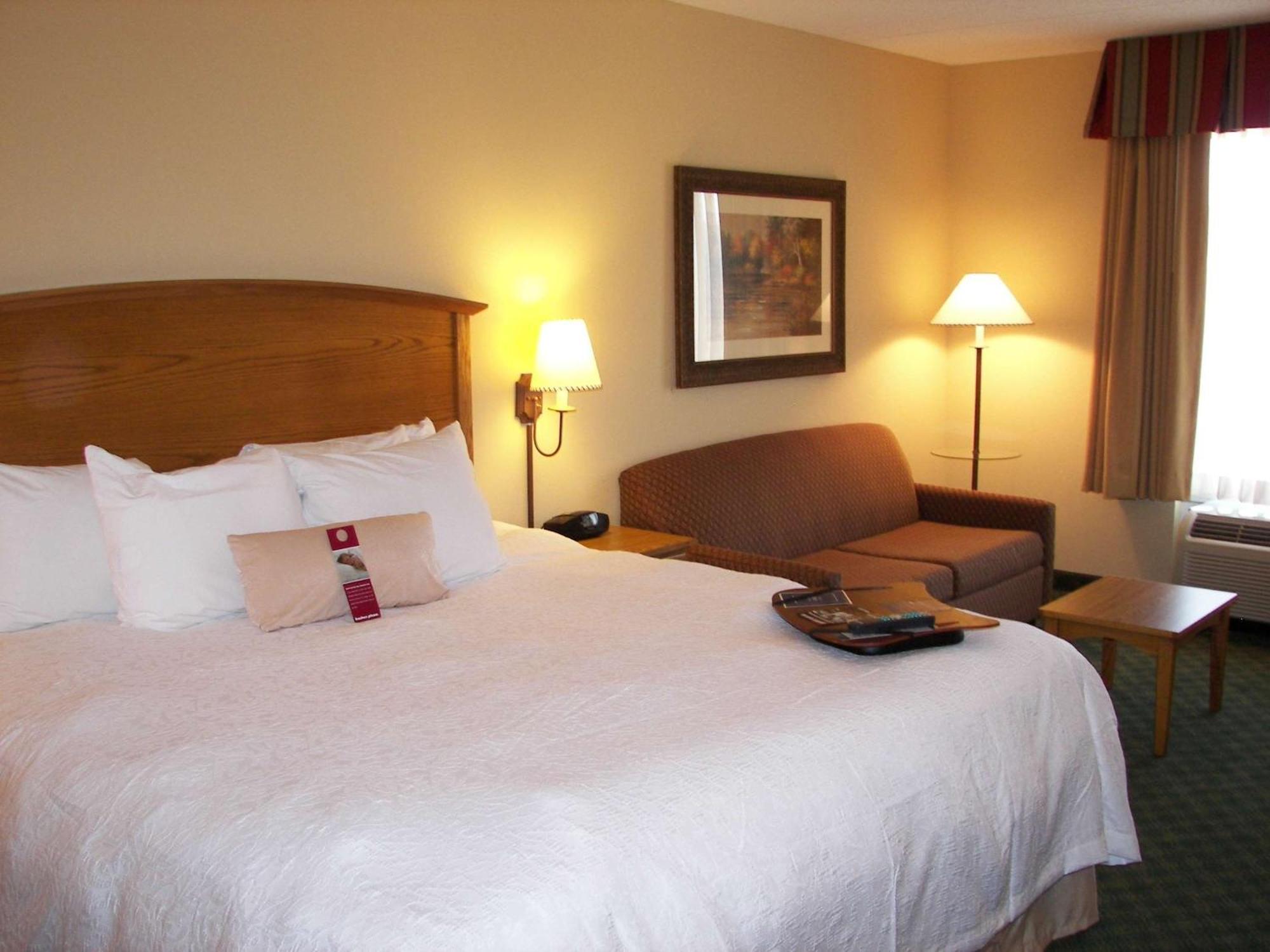 Hampton Inn Гантерсвилл Экстерьер фото